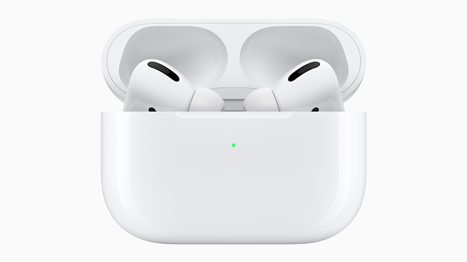  AirPod Pro in wireless charging case 
